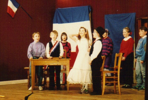 "Vive la mariée", interprétée par les élèves de l'école communale de Fenetrange